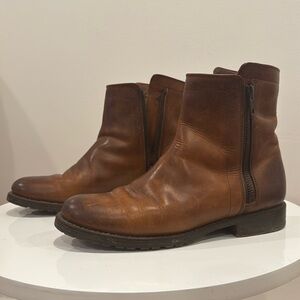 FRYE Veronica Zip Boots SZ 8